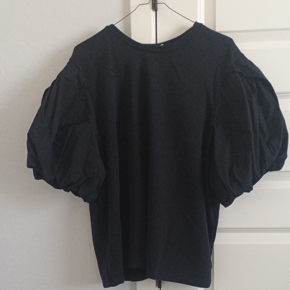 a.n.a. Black Top With Puffy Sleeves Size 3X